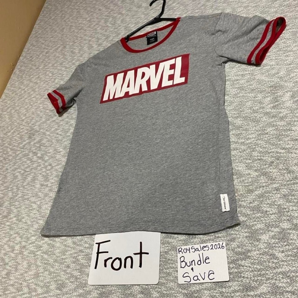 Marvel gray t-shirt with red trim and white MARVEL logo kids XL(14-16). SKU-C98